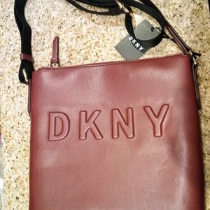 DKNY Tilly Top Zip Crossbody Bag Burgundy NWT $138